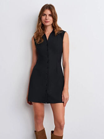 A KESİM DÜĞMELİ KOLSUZ ELBİSE