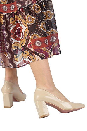 Kadın Kalın Topuklu Rugan Ayakkabı Topuk Boyu 8 cm