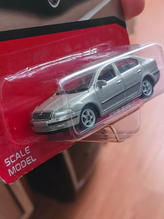 WELLY 1:64 Ölçek Metal Skoda Octavia