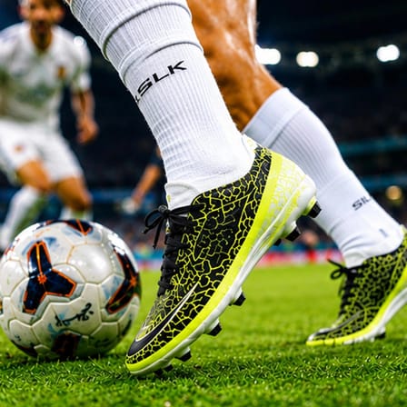Futbol Kramponu 36-44 Numara Şık Tasarım, Dikkat Çeken Renk Seçenekleri