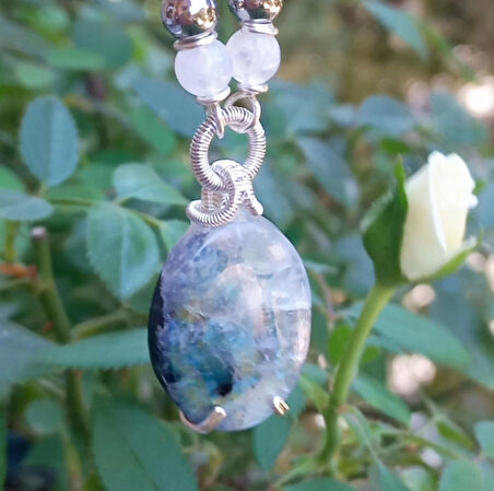  2357 Ay taşı Apatit düğümlü el yapımı kolye