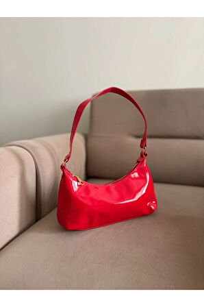 Kırmızı Rugan Omuz Çantası
