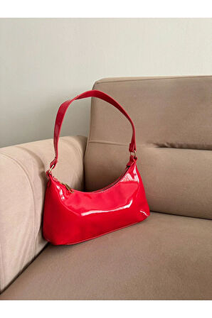 Kırmızı Rugan Omuz Çantası