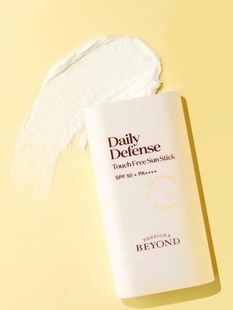 Daily Defense Touch Free Sun Stick SPF50+ PA++++ Şeffaf Bitişli Yüksek UV Korumalı Güneş Stick 18g
