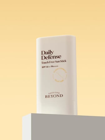 Daily Defense Touch Free Sun Stick SPF50+ PA++++ Şeffaf Bitişli Yüksek UV Korumalı Güneş Stick 18g