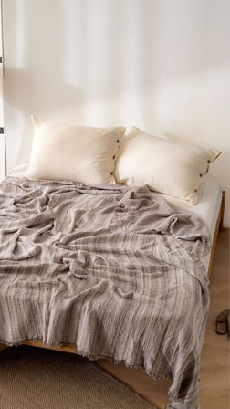 Boho Çizgili Yatak Örtüsü 4 Katlı Müslin%100 Pamuk Yumuşak Lüks Yazlık Pike Çift Kişilik Battal Boy 240x260 cm (Bej)