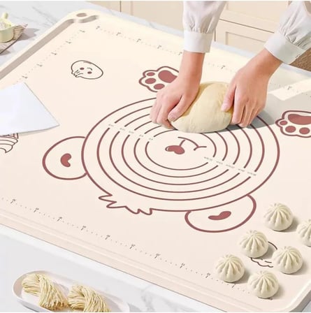 Büyük Boy Silikon Hamur Açma Matı, Krem Rengi, 50x70 cm, Yapışmaz ve Kaymaz Yüzey - 450 Gram