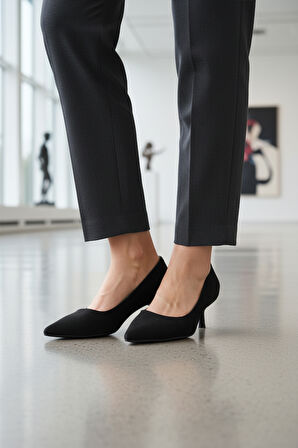 Siyah Süet Hafif Kadın İnce Kısa Topuklu Ayakkabı 458343 Z