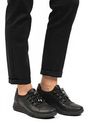 Siyah Lastik Bağcıklı Hafif Esnek Kadın Casual Ayakkabı 293120 Z