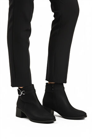 Siyah Zümrüt Fermuarlı Kaymaz Polarlı Kadın Topuklu Bot 417637 Z