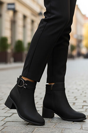 Siyah Zümrüt Fermuarlı Kaymaz Polarlı Kadın Topuklu Bot 417637 Z