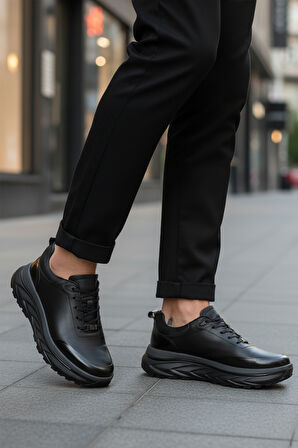 Siyah Hakiki Deri Bağcıklı Erkek Sneaker 152-22390 M