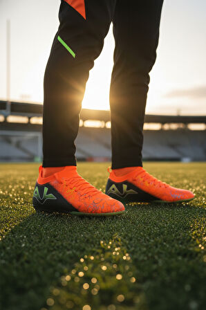 Neon Turuncu Siyah Çoraplı Bağcıklı Erkek Krampon MK-252-153 M