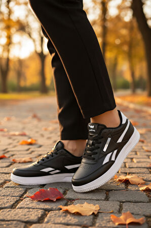 Siyah Beyaz Bağcıklı Hafif Cilt Erkek Spor Ayakkabı Marlow M