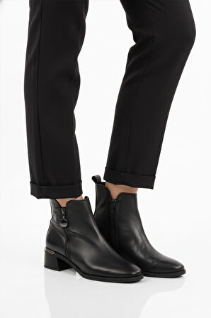 Siyah Hakiki Deri Polarlı Kaymaz Fermuarlı Kadın Topuklu Bot 9780-1 Z