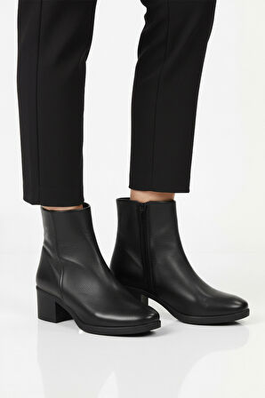 Siyah Hakiki Deri Fermuarlı Polarlı Kadın Bot 92162-1 Z