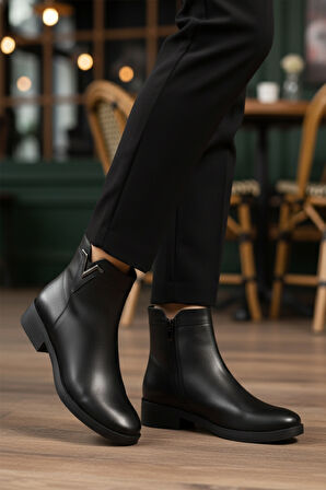 Siyah Hakiki Deri İçi Polarlı Kaymaz Kadın Bot 21893-1 Z