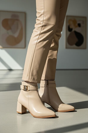 Krem İçi Kürklü Fermuarlı Kadın Topuklu Bot PC-54975 Z