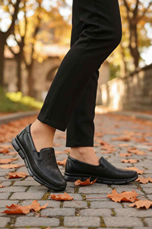 Siyah Hakiki Deri Ortopedik Kadın Casual Ayakkabı 608 Z