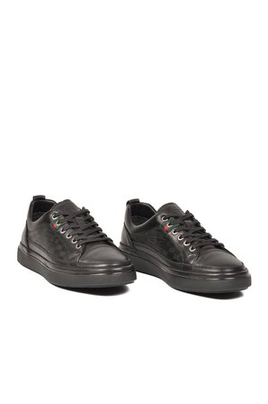 Siyah Hakiki Deri Erkek Sneaker Memory Taban Casual Ayakkabı M665 M