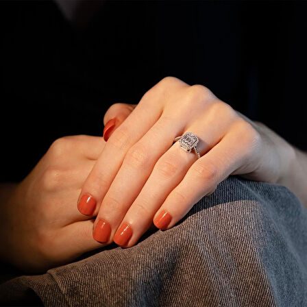 0.40 Karat Baget Pırlanta Yüzük