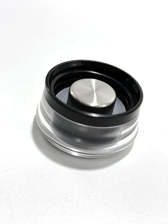 1000 ml Renkli Kapaklı Borosilikat Cam Matara – Sızdırmaz Çevirmeli Vakumlu Kapaklı Suluk,BPA İçermez, Isıya Dayanıklı, Geniş Ağızlı, Şık ve Dayanıklı Cam Su Şişesi (Siyah)