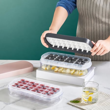Deconox 32 Gözlü Bas-Çıkar Buzluk Hazneli Buz Kalıbı, Kapaklı Saklama Kutulu 32 Buz Küpü Yapıcı, Karışık Renk, İçecek ve Sunum İçin Pratik Buz Kabı 27x13x7 cm