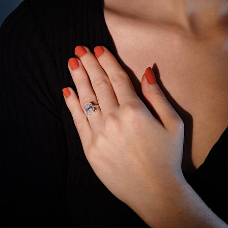 0.67 Karat Baget Pırlanta Yüzük