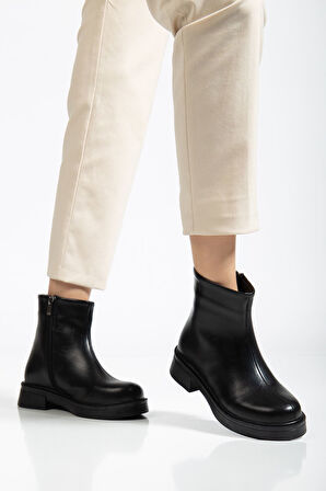 02-3033 Siyah Kırışık Rugan Fermuarlı Günlük Kadın Bot 