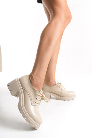 K-707 Bej Kırışık Rugan Yüksek Tabanlı Bağcıklı  Loafer Ayakkabı  