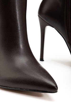 LS-226 Kahve Cilt Fermuarlı Lastikli İnce Yüksek Topuklu Kadın Çizme