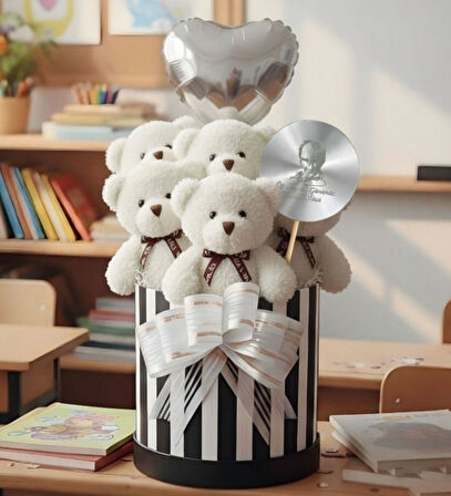 Öğretmen'e Hediye: Atatürk Temalı Aynalı Çizgili Premium Kutuda, Kalpli Balonlu 6’lı Beyaz Ayıcık Buketi-24 Kasım Öğretmenler Günü Hediyesi