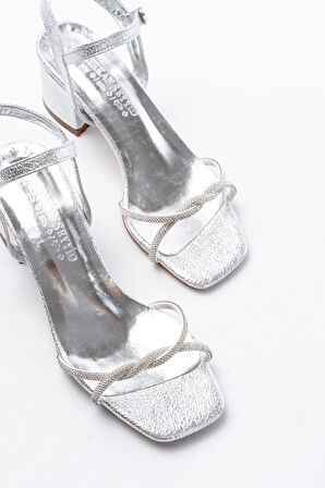 K-888 Kadın Gümüş İnce Sarmal Bantlı Topuklu Ayakkabı