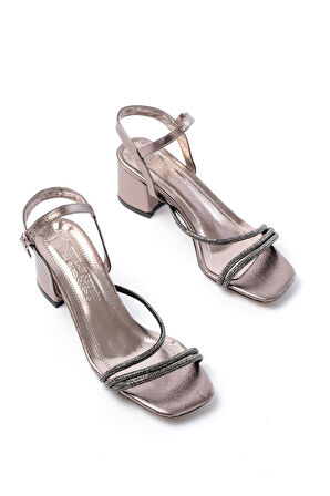 S-900  Platin Bantlı Taşlı Kalın Şeffaf Topuklu Kadın Ayakkabı