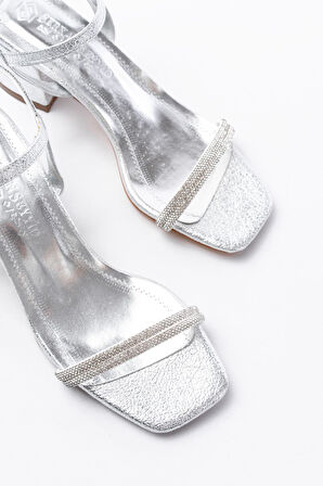 S-890 Gümüş Çift Bantlı Taşlı Kalın Topuklu Kadın Ayakkabı