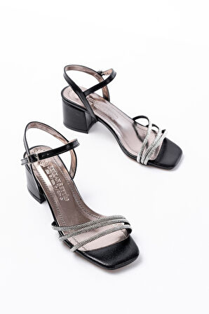 S-889  Siyah 3 Bantlı Topuklu Kadın Ayakkabı