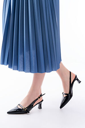 H-470 Siyah Rugan Baret Tokalı Arkası Açık Günlük Kadın Sandalet 