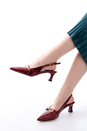 H-470 Bordo Rugan Baret Tokalı Arkası Açık Günlük Kadın Sandalet  