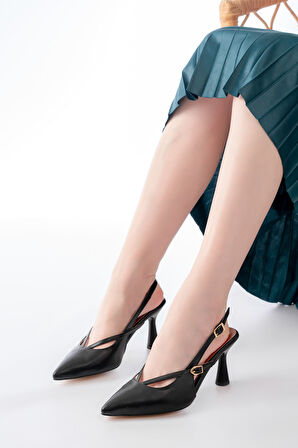 4962 Siyah Sivri Burun Tokalı Yuvarlak Topuk Kadın Sandalet 