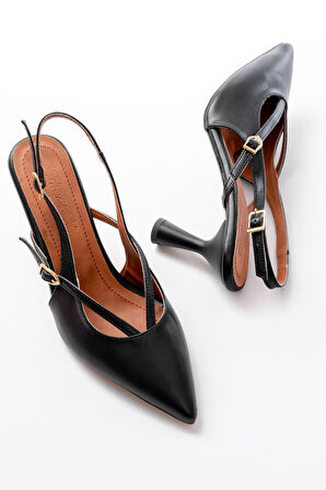 4962 Siyah Sivri Burun Tokalı Yuvarlak Topuk Kadın Sandalet 