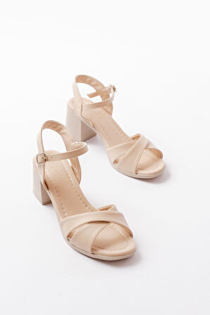 K-11 Bej Günlük Çapraz Topuklu Kadın Sandalet 