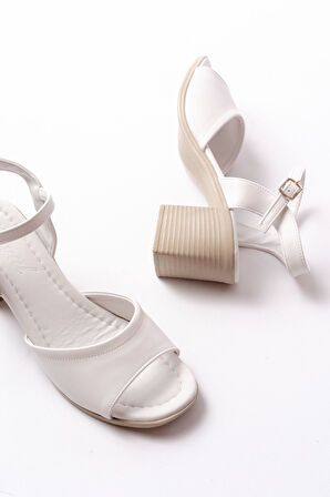 K-13 Beyaz Günlük  Topuklu Kadın Sandalet