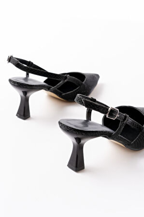 725 Siyah Pul Desenli Sivri Burunlu  Topuklu Kadın Ayakkabı 