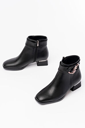 RM-504 Siyah Toka Aksesuarlı Topuklu Fermuarlı Günlük Kadın Bot