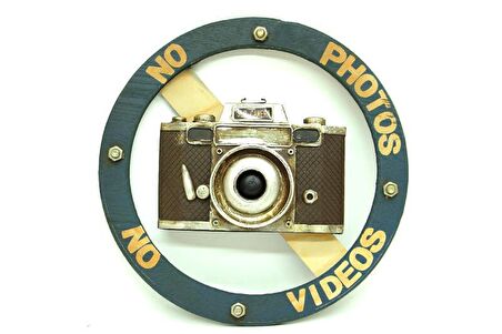 No Photos No Videos Uyarı Levhası