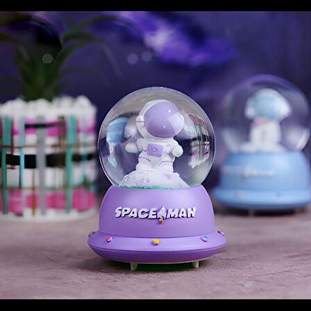 Minik Astronot Işıklı Kar Küresi