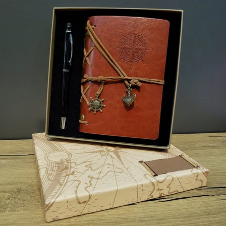 S'82 Kahverengi Pusula Tasarım Deri Defter ve Siyah Kalem Seti Hediyelik