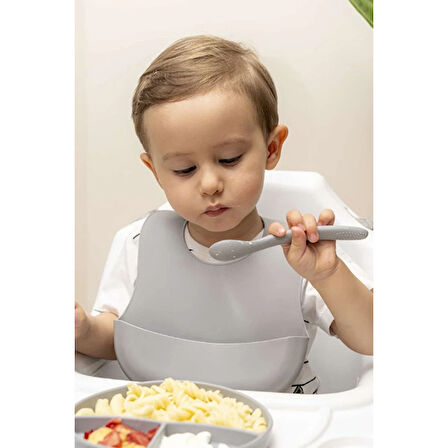 Gri 3 lü Silikon Yemek Seti - Önlük + Diş Kaşıyıcılı Kaşık + Vakumlu Tabak