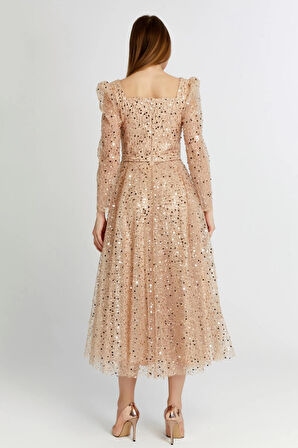  Kadın Kare Yaka Tül Kumaş Üzerine Inci Boncuklu Tül Şık Ve Zarif Abiye Elbise