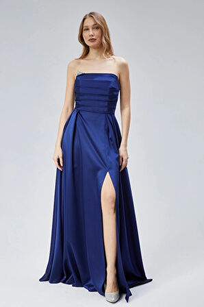 Kadın Abiye Ve Mezuniyet Elbise Taşlı Drape Detaylı Yırtmaçlı Straplez Saten Abiye Elbise